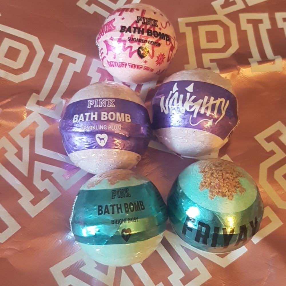 PINK BATHBOMBS